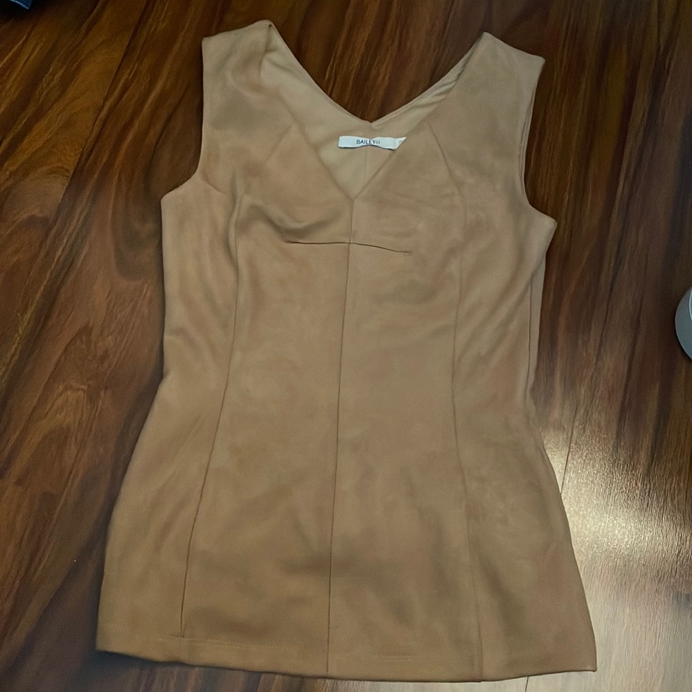 BNWOT Bailey 44 suede like tank